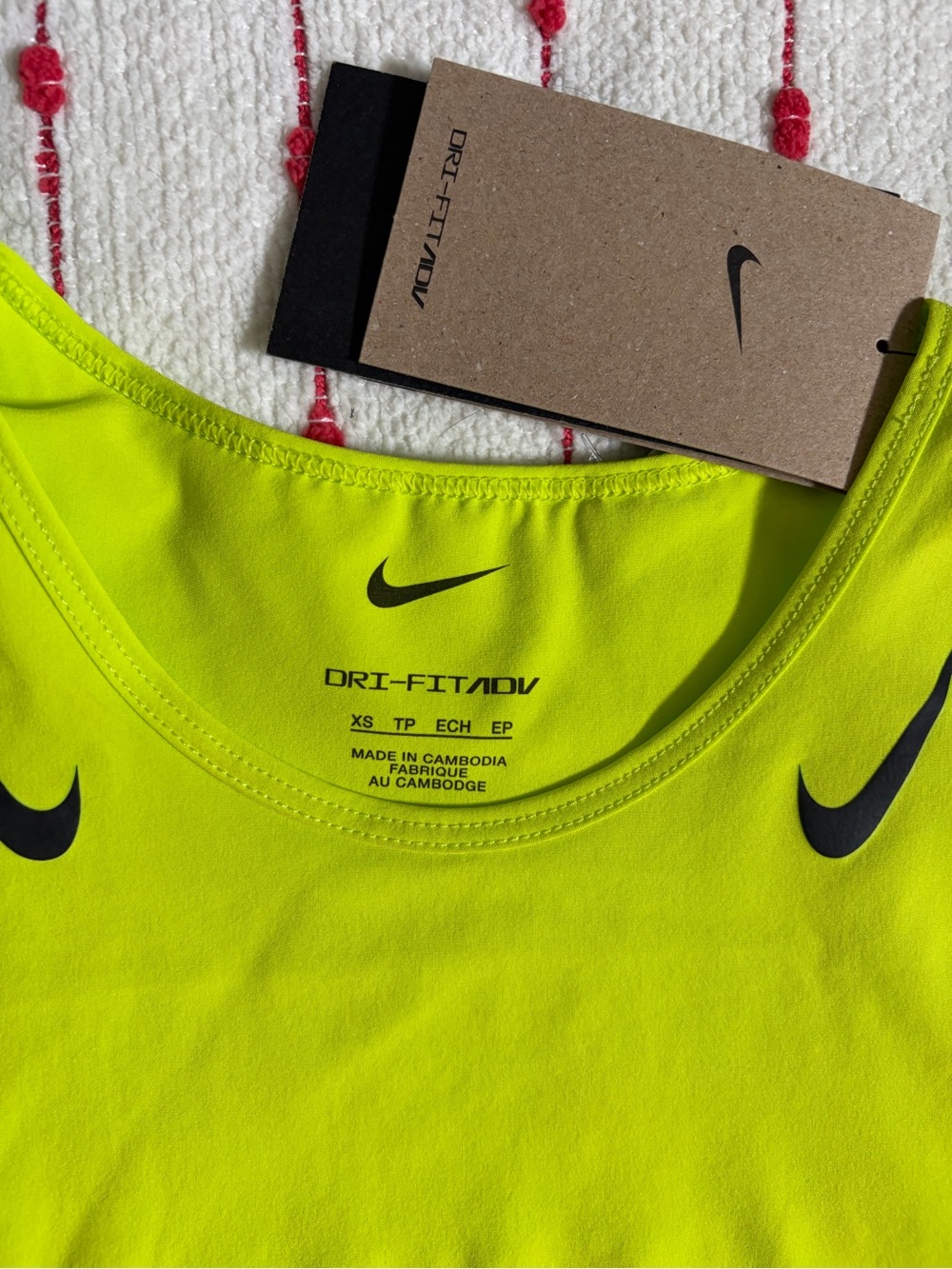Nike AeroSwift Women's Dri-FIT ADV Cropped Running Tank Top - Picture 4 of 8